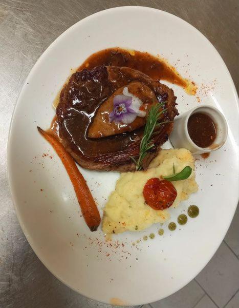 Conches-en-Ouche Hotel Restaurant Le Cygne מראה חיצוני תמונה