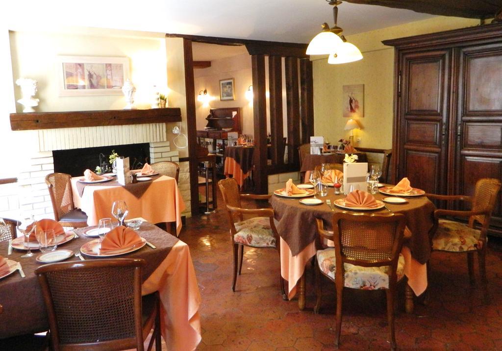 Conches-en-Ouche Hotel Restaurant Le Cygne מראה חיצוני תמונה