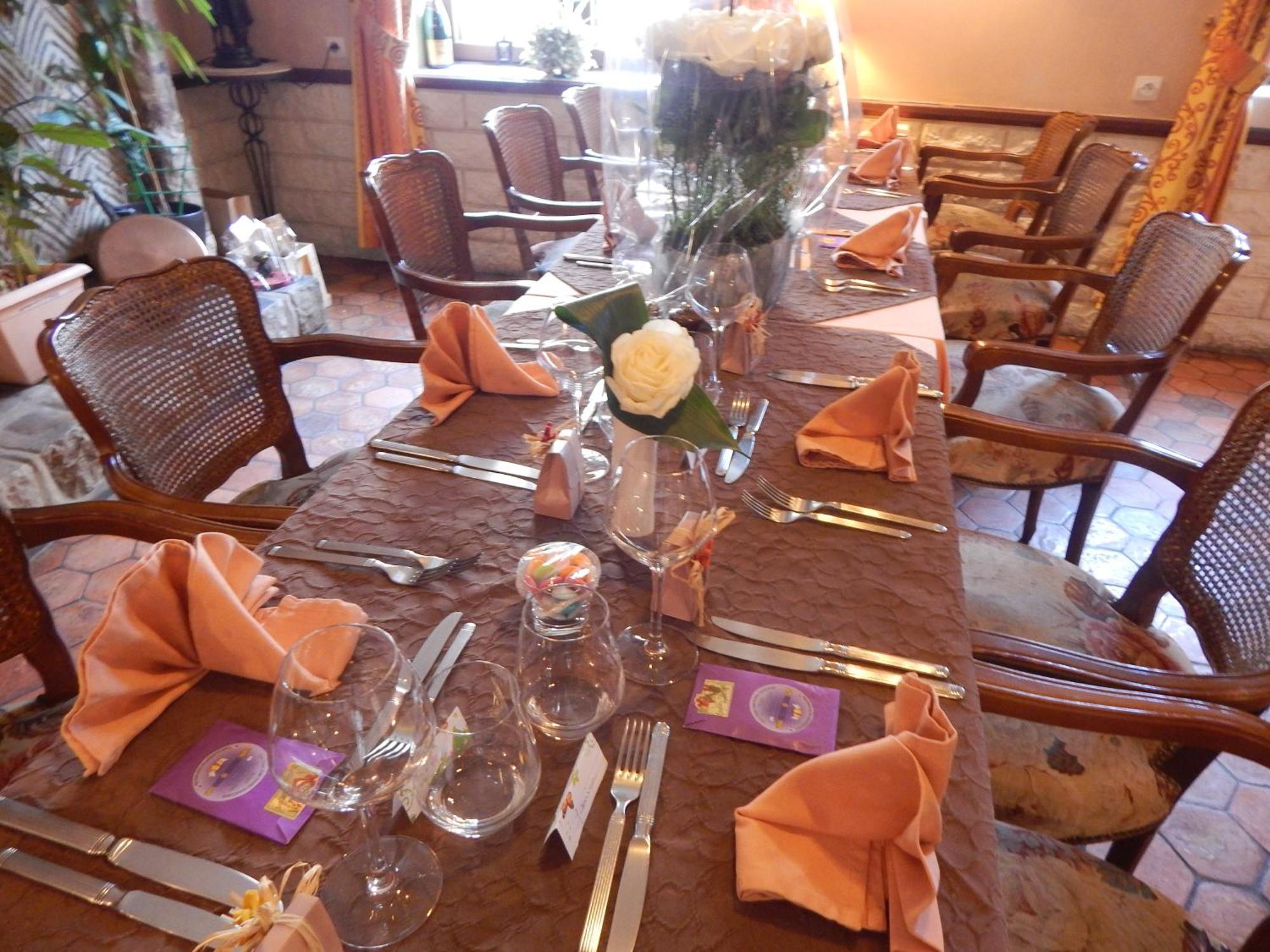 Conches-en-Ouche Hotel Restaurant Le Cygne מראה חיצוני תמונה
