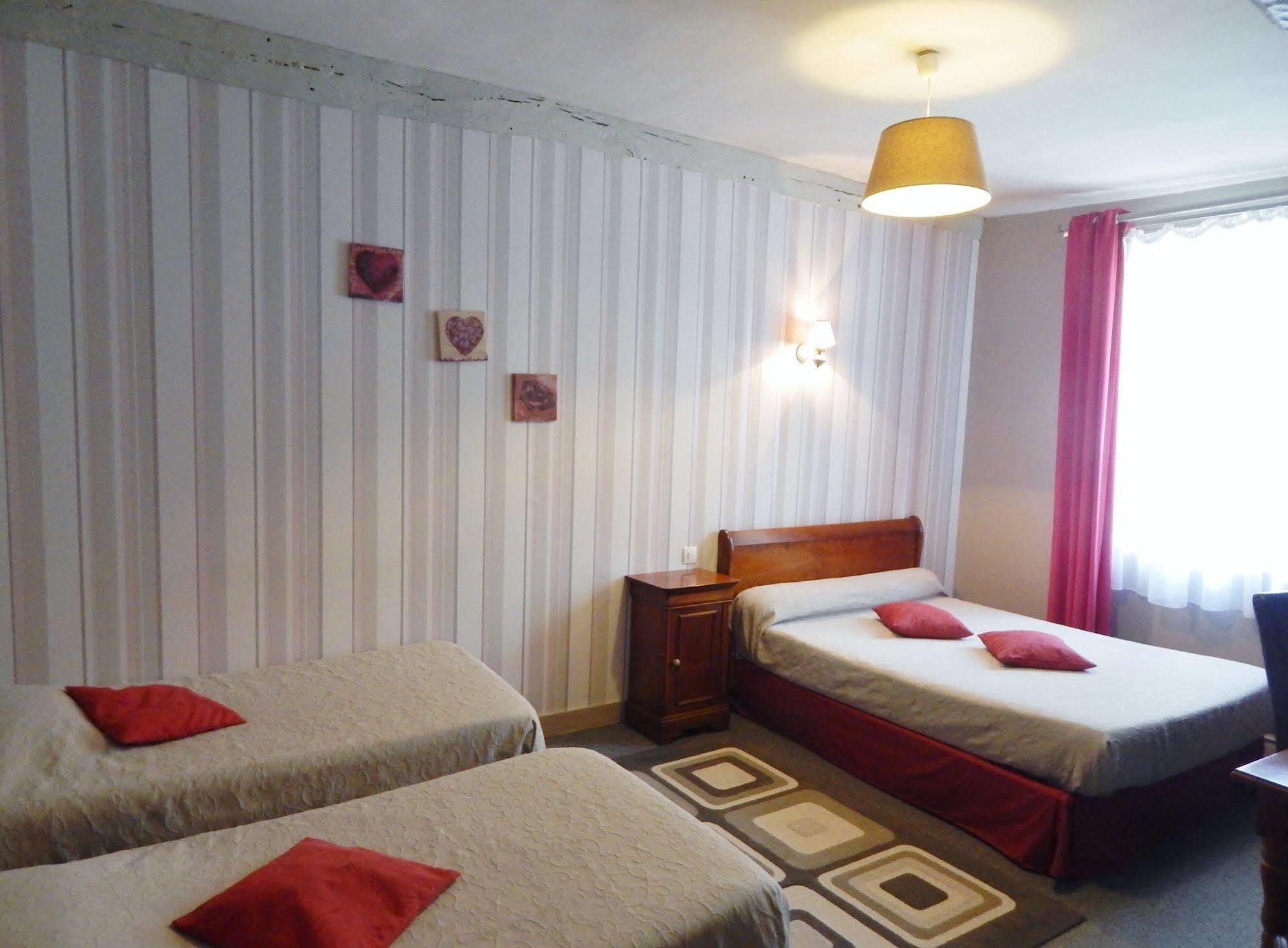 Conches-en-Ouche Hotel Restaurant Le Cygne מראה חיצוני תמונה