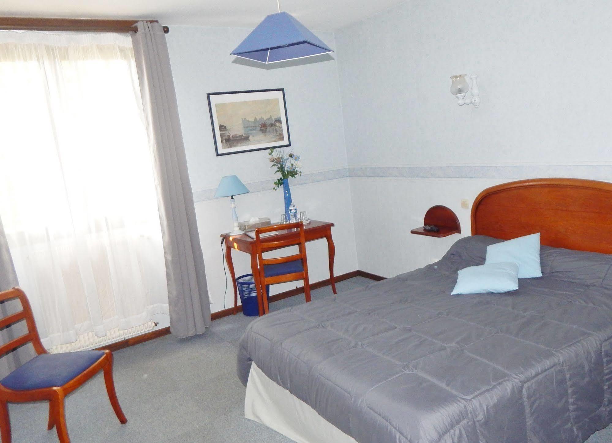 Conches-en-Ouche Hotel Restaurant Le Cygne מראה חיצוני תמונה